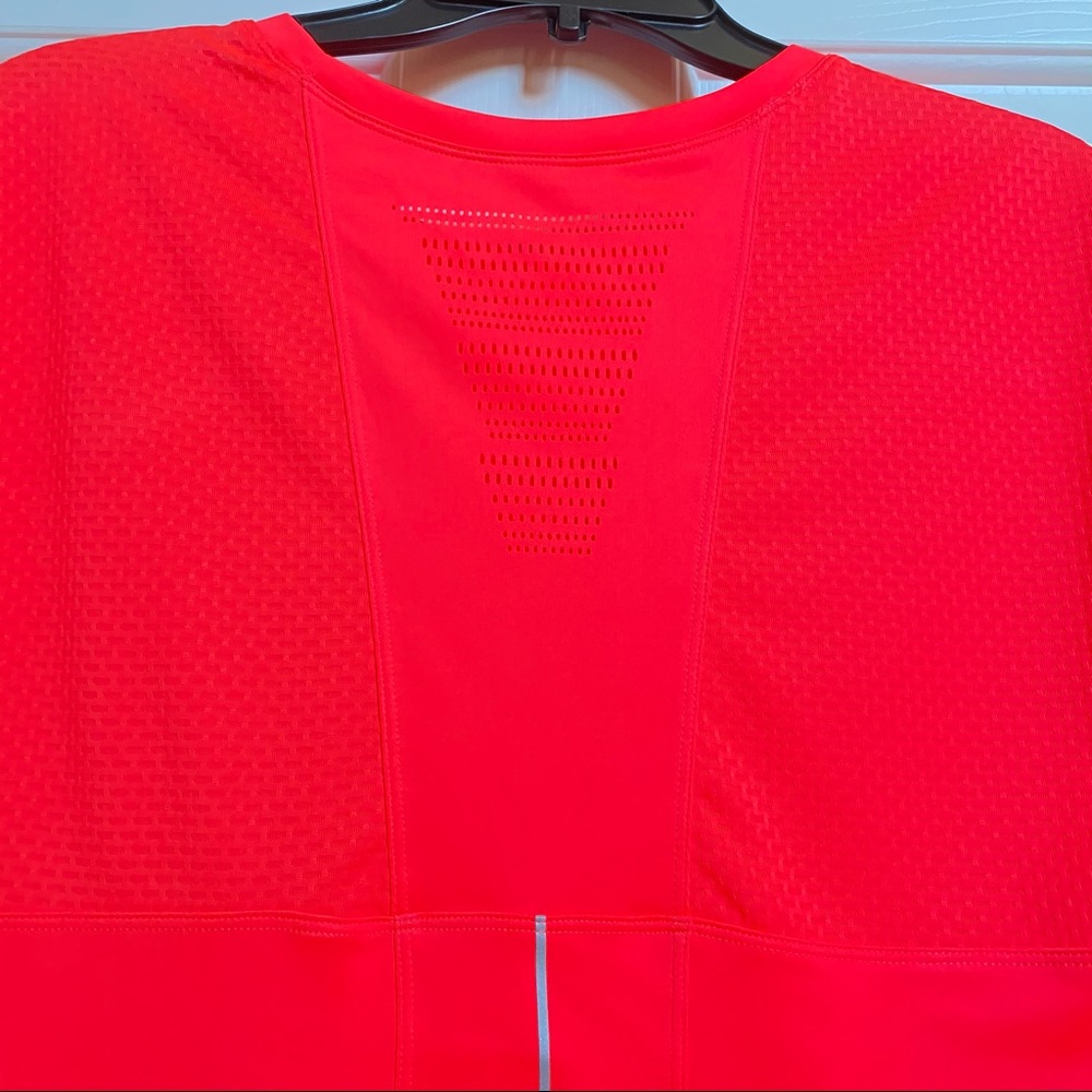 Workout/Yoga Top - Picture 13 of 13